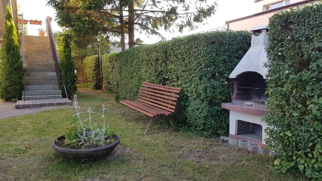 "U Izy" Pokoje Goscinne I Przyczepy Campingowe Mielno  Exterior photo
