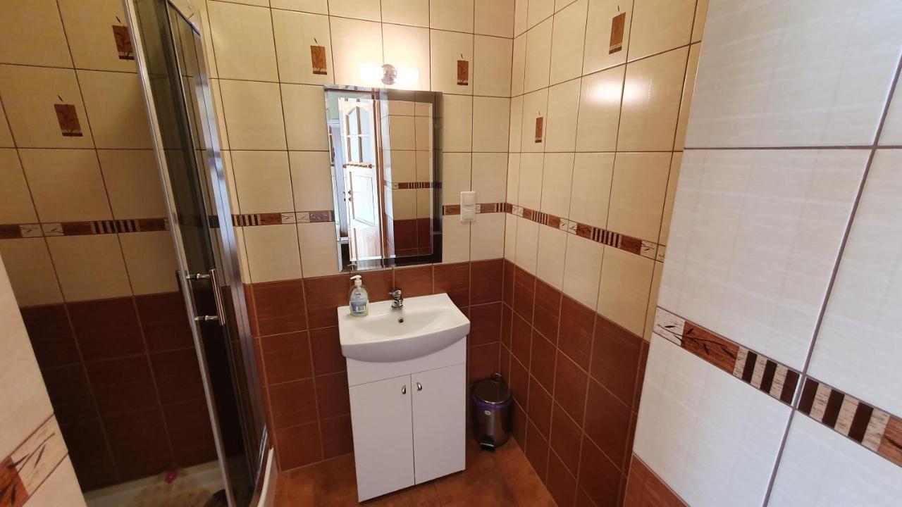 "U Izy" Pokoje Goscinne I Przyczepy Campingowe Mielno  Exterior photo