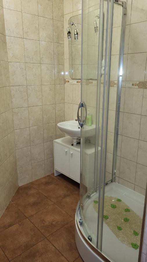 "U Izy" Pokoje Goscinne I Przyczepy Campingowe Mielno  Exterior photo