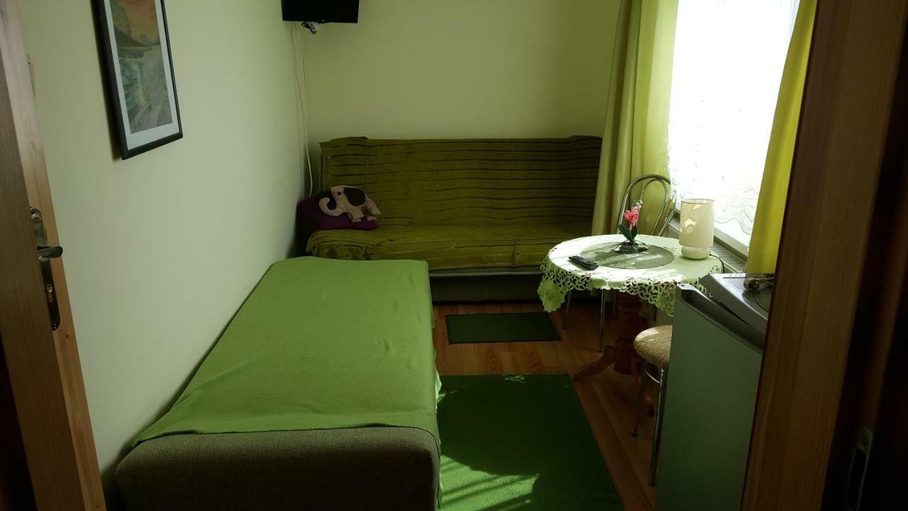 "U Izy" Pokoje Goscinne I Przyczepy Campingowe Mielno  Exterior photo