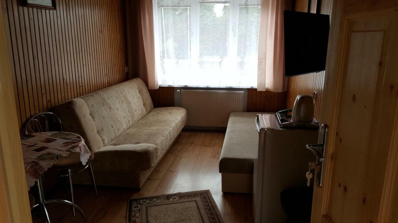 "U Izy" Pokoje Goscinne I Przyczepy Campingowe Mielno  Exterior photo