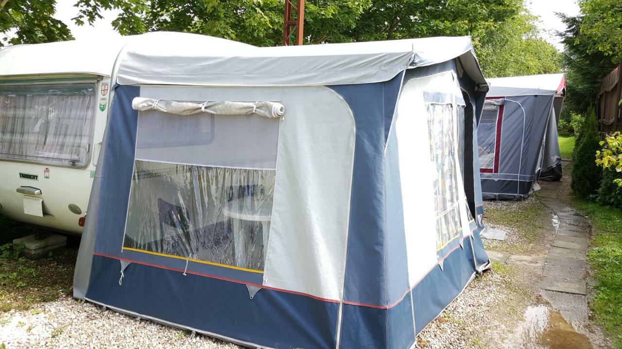 "U Izy" Pokoje Goscinne I Przyczepy Campingowe Mielno  Exterior photo