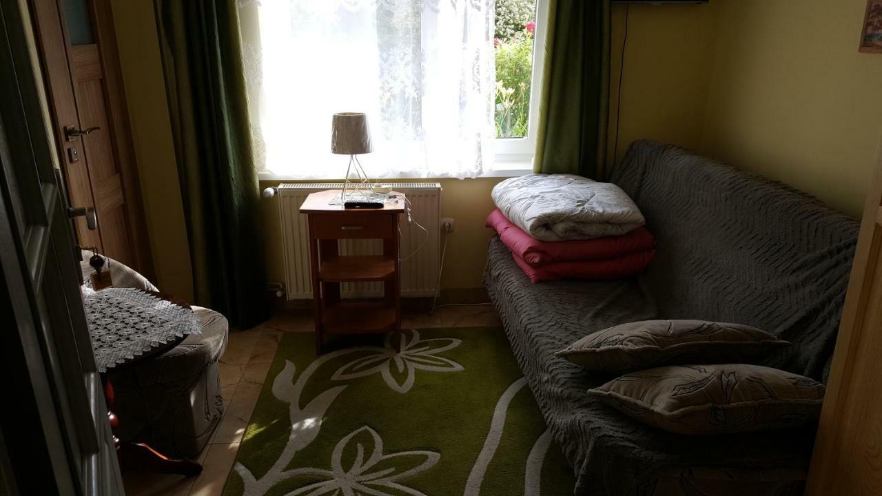 "U Izy" Pokoje Goscinne I Przyczepy Campingowe Mielno  Exterior photo